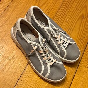 Hey Dude women’s sneakers